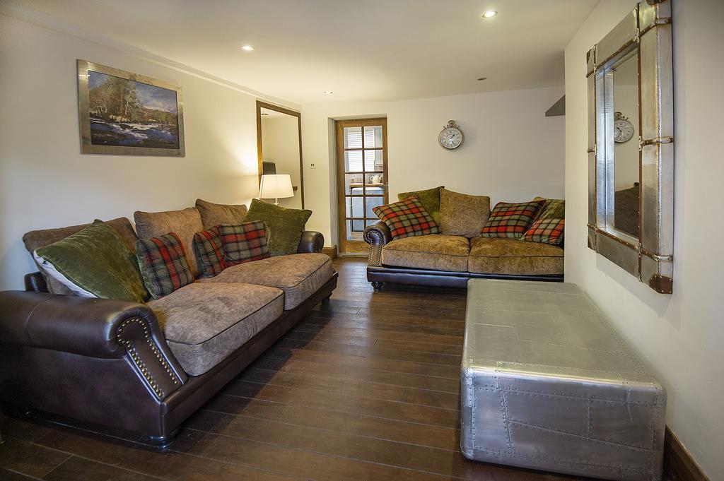 The Falls Of Dochart Inn Killin Exterior foto